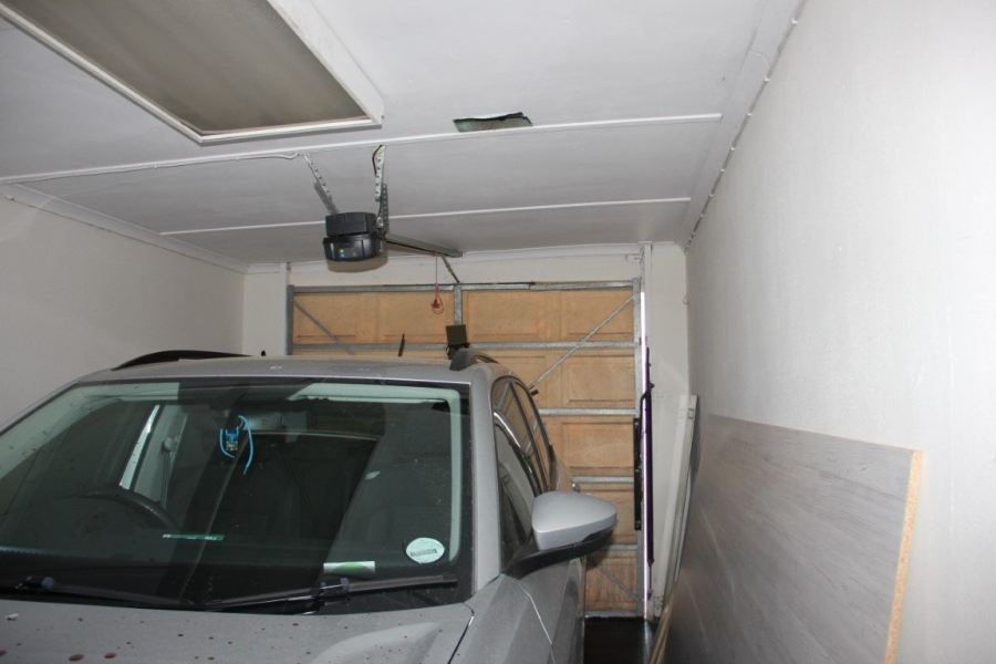 To Let 3 Bedroom Property for Rent in Heldervue Western Cape